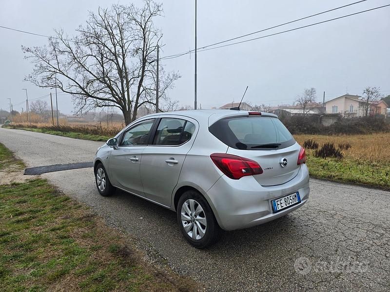 Usata Opel Corsa 89 CV (65 kW) 2016 Grigio Berlina