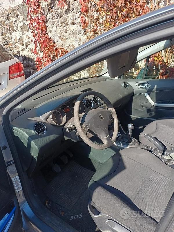 Usata Peugeot 308 2012 Grigio Berlina