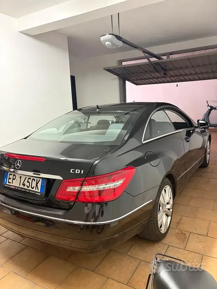 Usata Mercedes E250 204 CV (150 kW) 2013 Nero