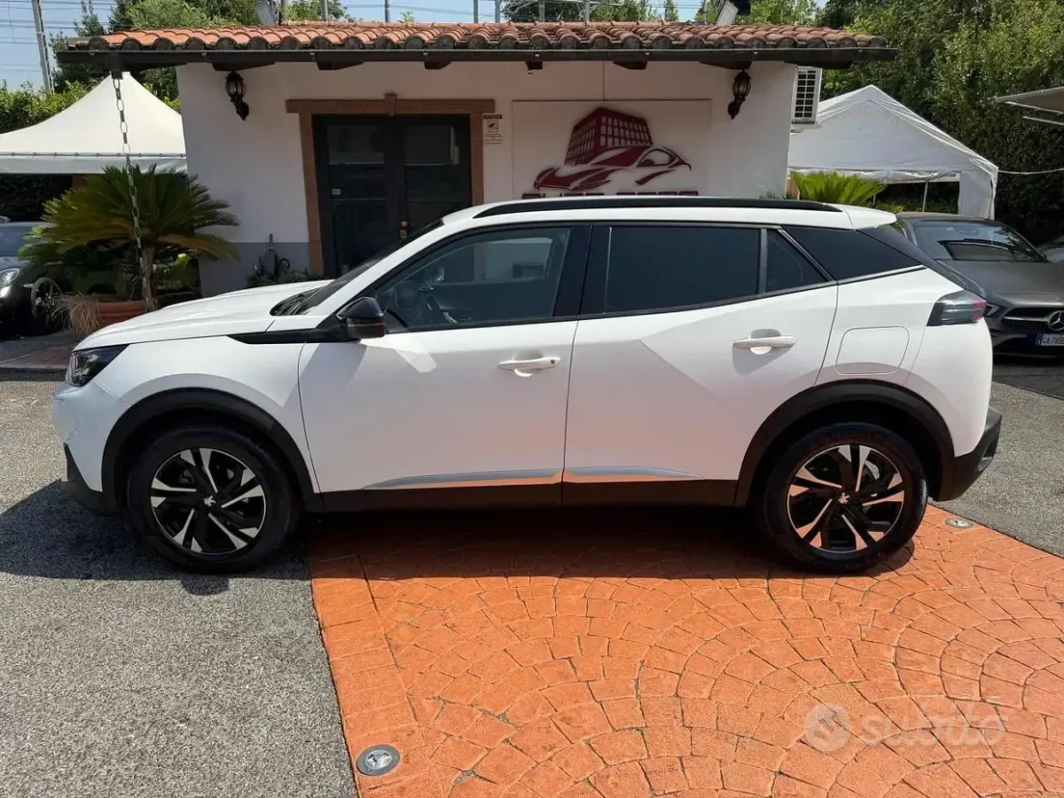 Usata Peugeot 2008 Allure 102 CV (75 kW) 2020 Bianco SUV