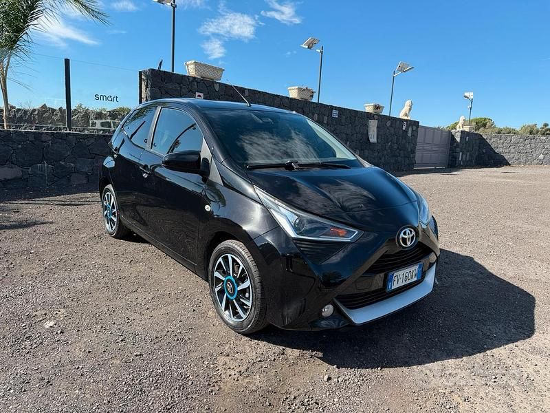 Nero Usata 2019 Toyota Aygo Trend Due volumi | 8090 € (Buon prezzo) - Immagine 1/4