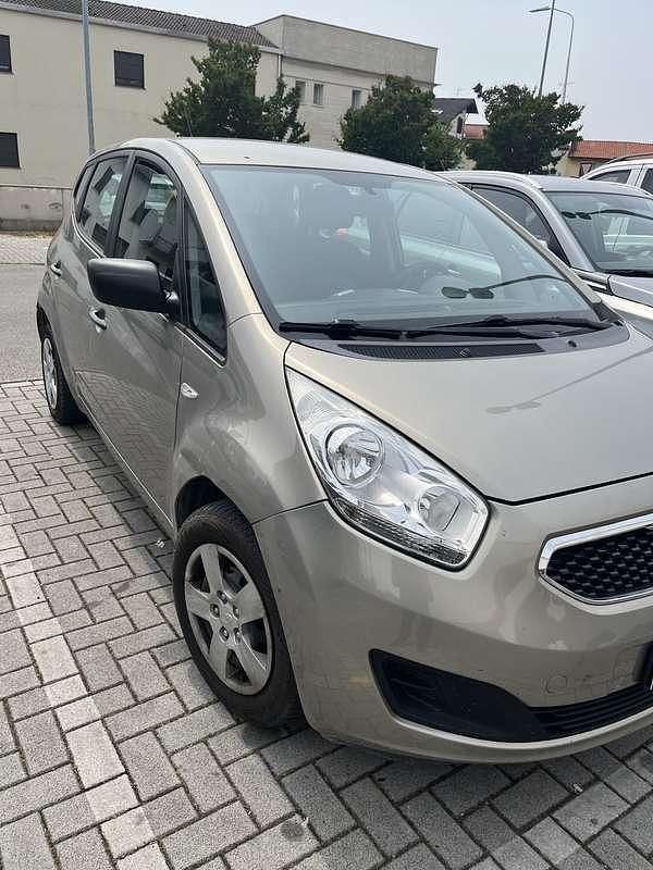 Usata Kia Venga Active 90 CV (66 kW) 2012 Utilitaria