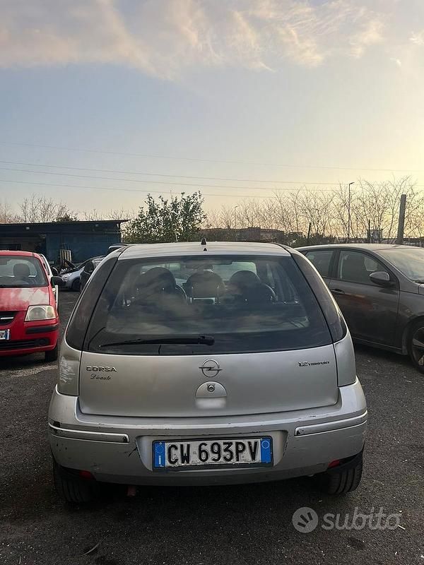 Usata Opel Corsa 2005 Grigio Utilitaria