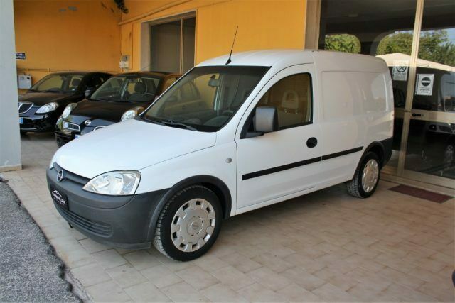 2010 opel combo