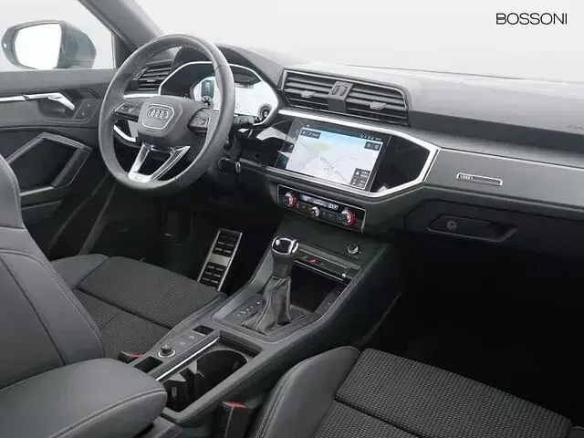 Usata Audi Q3 S-Line 150 CV (110 kW) 2024 Grigio daytona perla SUV