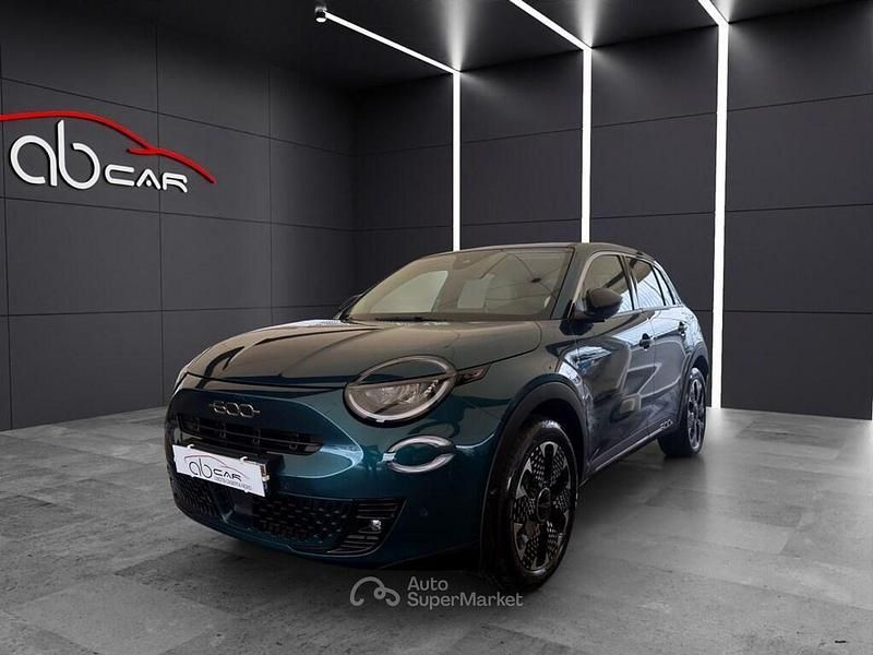 Usata Fiat 600 La Prima 110 CV (80 kW) 2025 Blu SUV