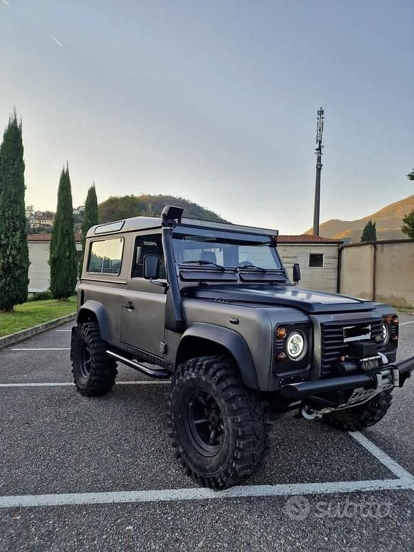 Grigio Usata 1999 Land Rover Defender SUV | 40.000 € - Immagine 1/4