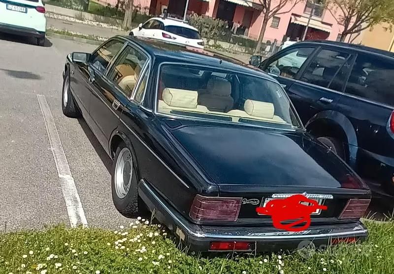 Usata Daimler Sovereign 212 CV (155 kW) 1989 Nero Berlina