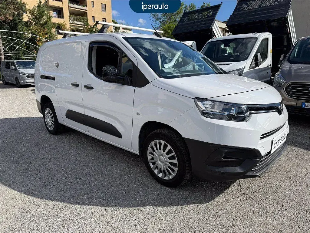 Usata Toyota Proace City City 131 CV (96 kW) 2024 Bianco Monovolume