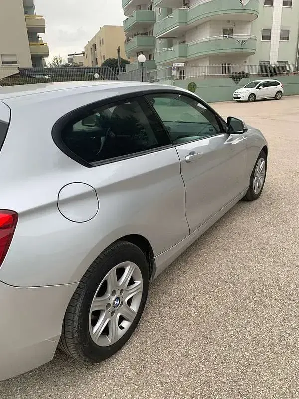 Usado BMW 116 116 HP (85 kW) 2014 Prateado Citadino