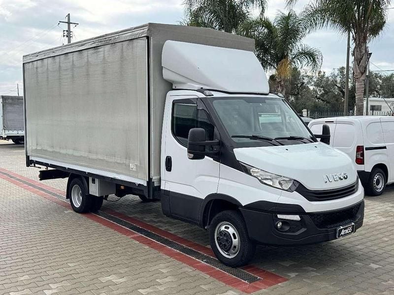 Usata Iveco Daily 160 CV (117 kW) 2018 Bianco Furgone