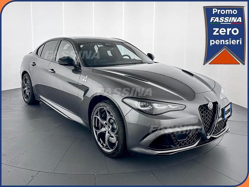 Nuova Alfa Romeo Giulia Quadrifoglio 519 CV (381 kW) 2025 Grigio Berlina