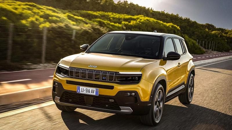 Nuova Jeep Avenger Altitude 101 CV (74 kW) 2025 Storm + tetto volcano SUV