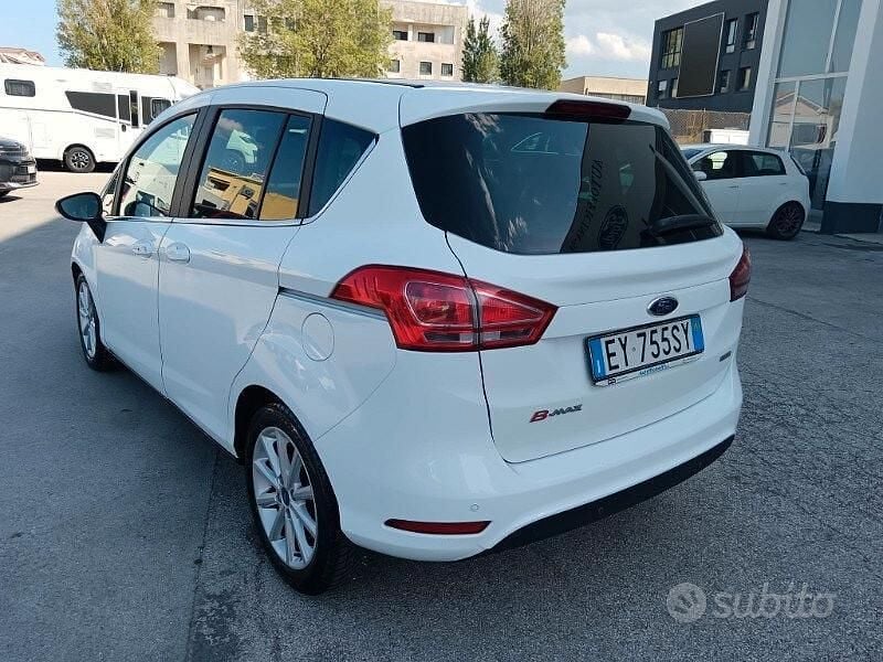 Begagnad Ford B-MAX Titanium 101 HK (74 kW) 2015 Vit Minibuss