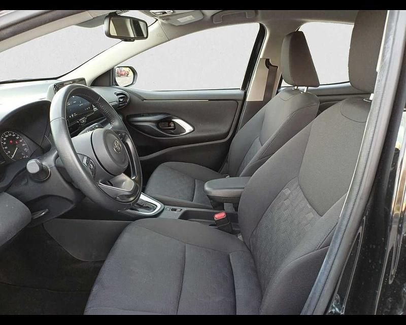 Usata Toyota Yaris Hybrid Active 92 CV (67 kW) 2025 Nero Utilitaria