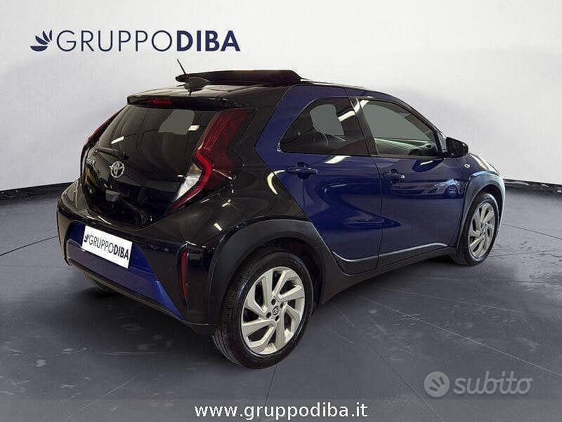 Usata Toyota Aygo X Trend 72 CV (52 kW) 2022 Blu SUV