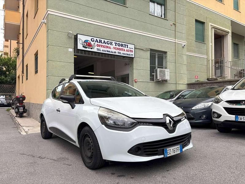 Bianco Usata 2015 Renault Clio IV Furgone | 4600 € (Buon prezzo) - Immagine 1/4