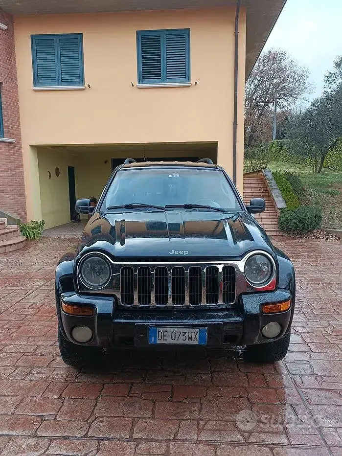 Usata Jeep Cherokee Limited 143 CV (105 kW) 2003 SUV