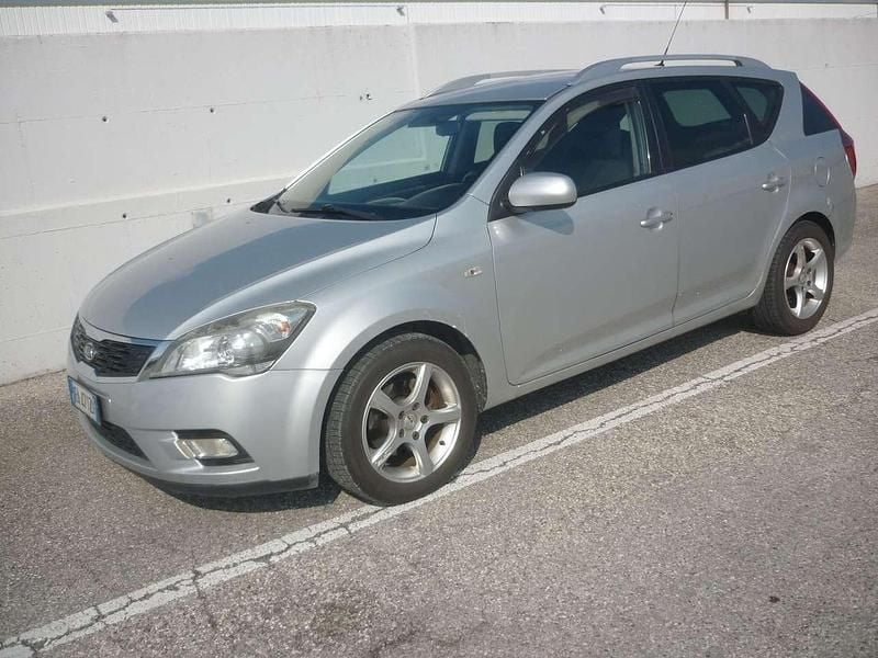 Usata Kia Ceed EX 116 CV (85 kW) 2010 Argento Utilitaria