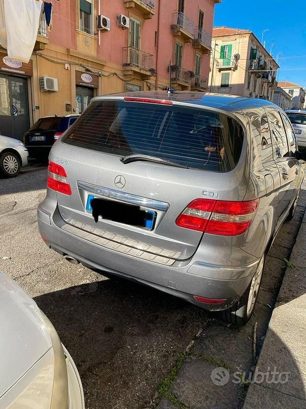 Usata Mercedes B200 140 CV (102 kW) 2008 Grigio Monovolume