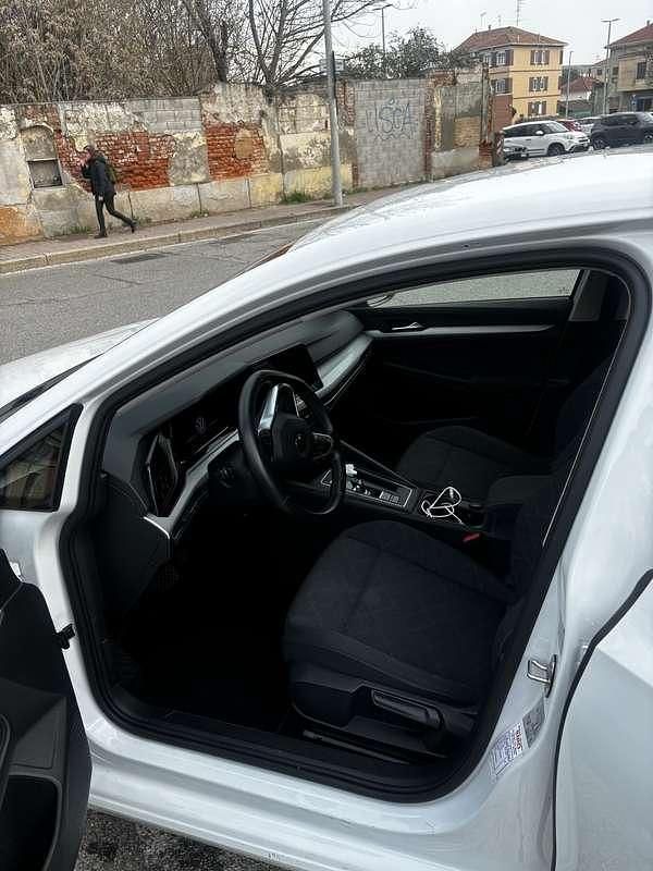 Usata VW Golf VIII Life 110 CV (80 kW) 2022 Berlina