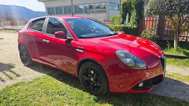 Usata Alfa Romeo Giulietta Sprint 120 CV (88 kW) 2016 Rosso Utilitaria