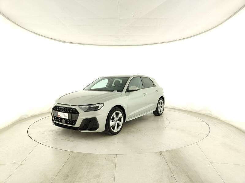 Argento Usata 2024 Audi A1 Comfort Due volumi | 26.500 € (Buon prezzo) - Immagine 1/4