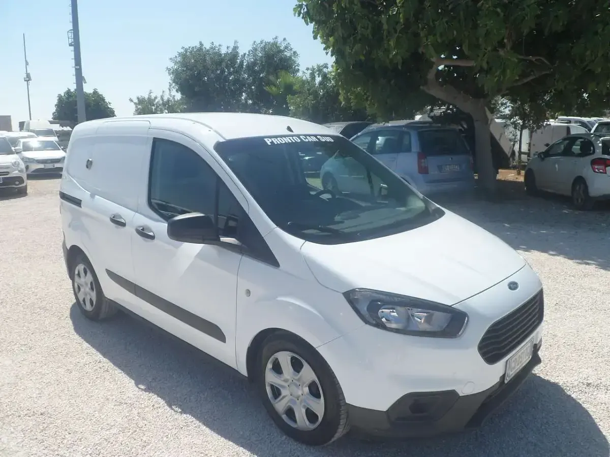 Usata Ford Transit Courier 75 CV (55 kW) 2021 Bianco Furgone