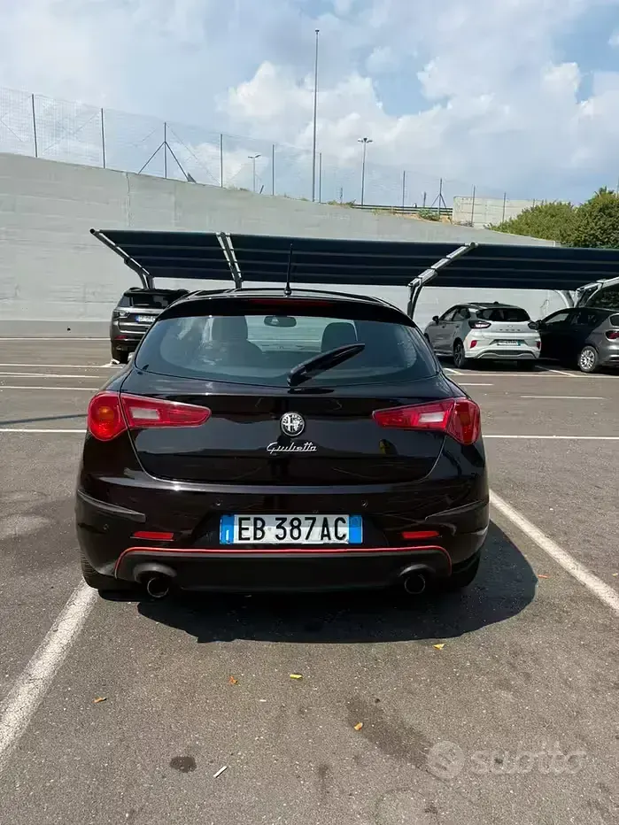 Usata Alfa Romeo Giulietta 140 CV (102 kW) 2011 Nero Utilitaria