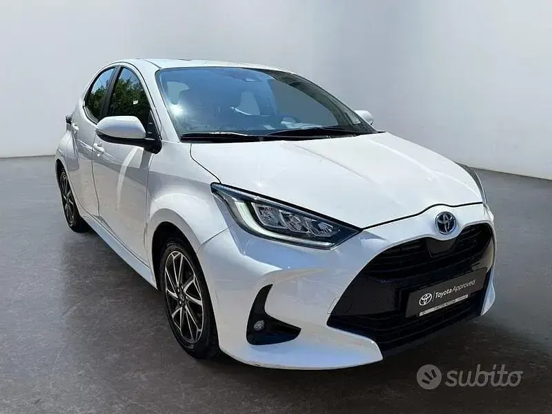 Usata Toyota Yaris Hybrid Trend 116 CV (85 kW) 2022 Other Berlina