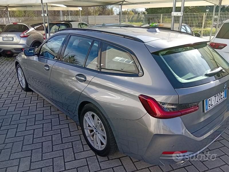 Usata BMW 320e 163 CV (119 kW) 2022 Grigio Station wagon