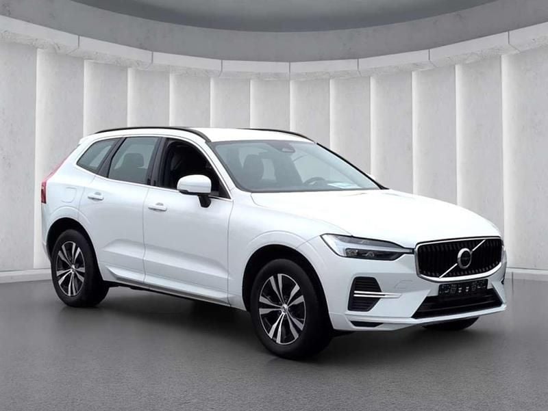 Usado Volvo XC60 Momentum 197 HP (144 kW) 2022 Branco SUV