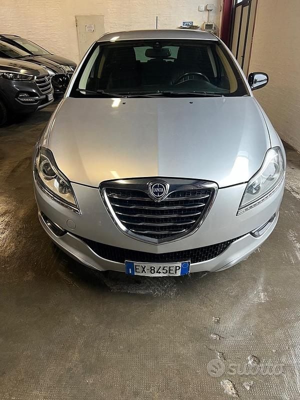 Grigio Usata 2014 Lancia Delta Gold Utilitaria | 6400 € (Buon prezzo) - Immagine 1/4