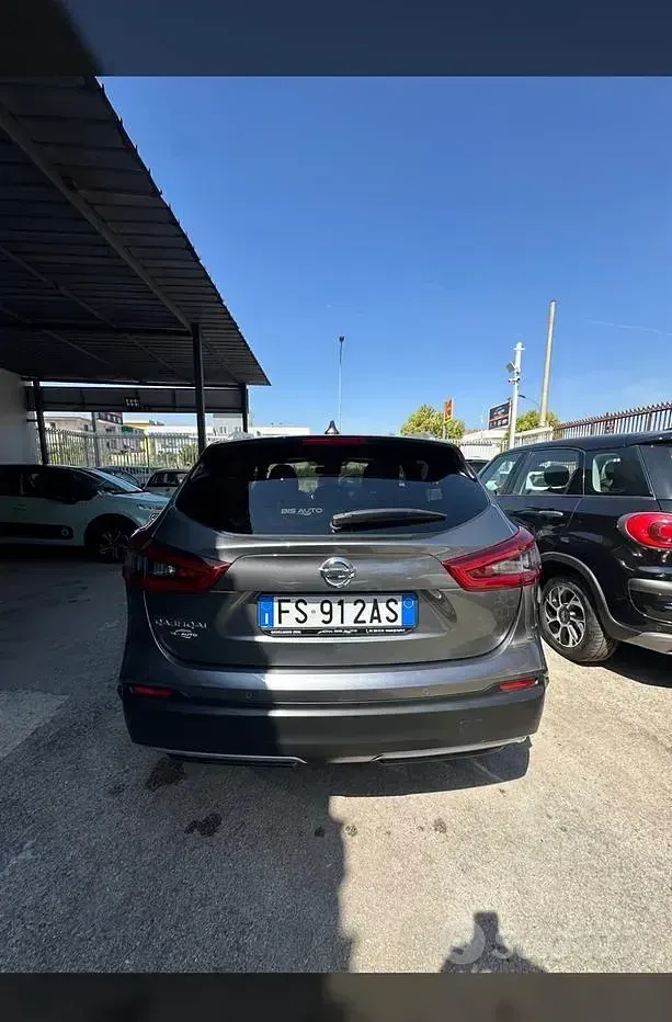 Usata Nissan Qashqai Tekna 110 CV (80 kW) 2018 Grigio SUV