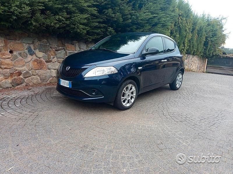 Blu Usata 2018 Lancia Ypsilon S Due volumi | 5500 € (Super prezzo) - Immagine 1/4