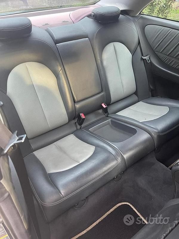 Usata Mercedes CLK270 Avantgarde 170 CV (125 kW) 2006 Blu Coupé