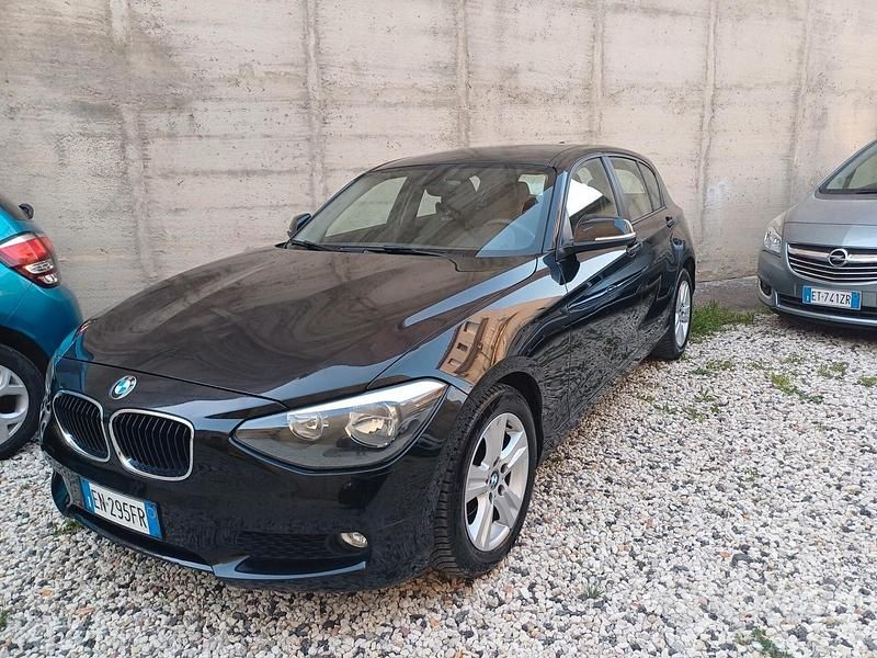 Usata BMW 118 143 CV (105 kW) 2012 Nero Utilitaria