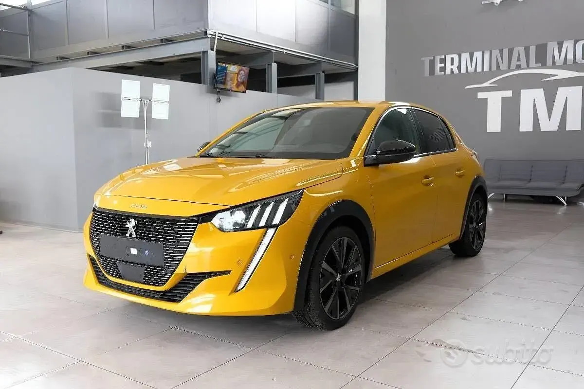 Usata Peugeot 208 GT 101 CV (74 kW) 2022 Giallo Utilitaria