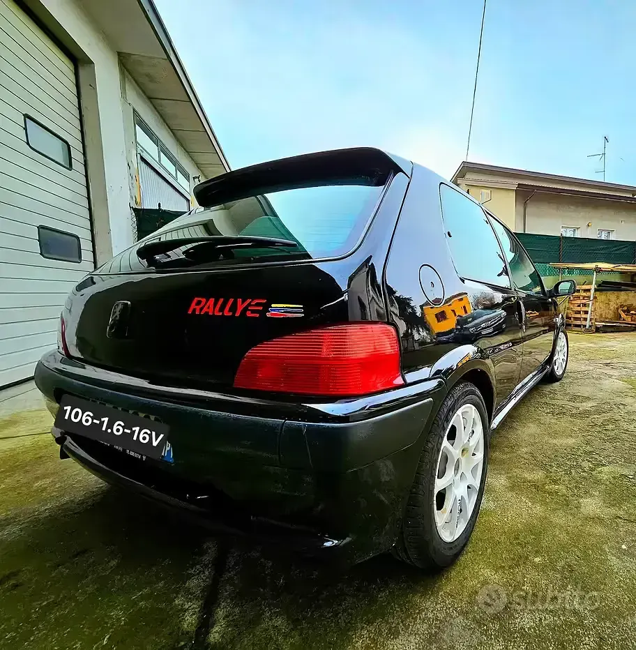 Usata Peugeot 106 101 CV (74 kW) 1999 Nero Utilitaria