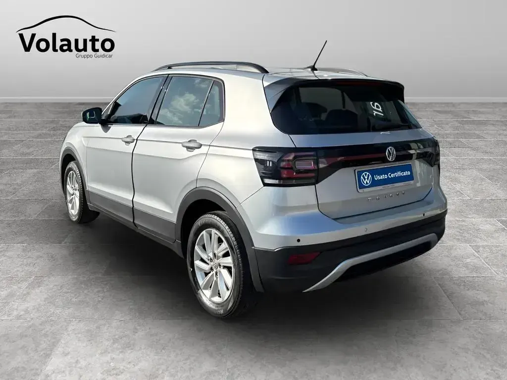 Usata VW T-Cross Advance 95 CV (69 kW) 2020 Grigio metallizzato chiaro SUV