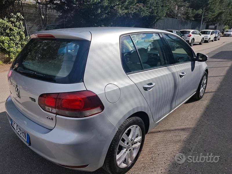 Usata VW Golf VI Comfortline 104 CV (76 kW) 2010 Grigio Utilitaria