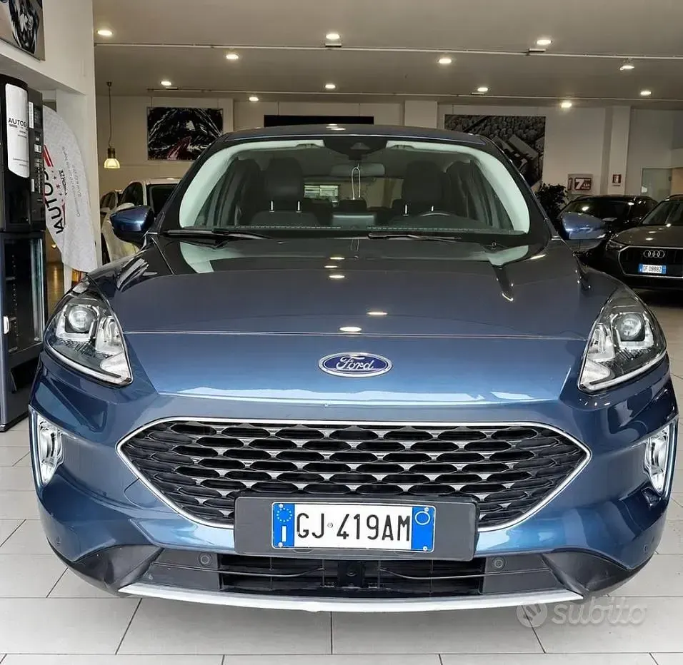 Usata Ford Kuga 152 CV (111 kW) 2022 Blu SUV