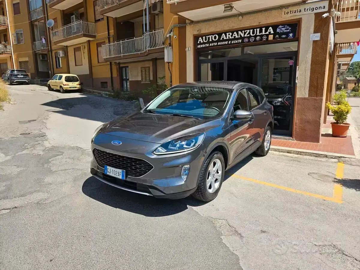 Usata Ford Kuga 120 CV (88 kW) 2022 Grigio SUV