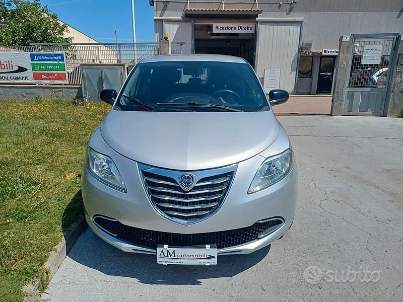 Usata Lancia Ypsilon Gold 95 CV (69 kW) 2015 Grigio Utilitaria