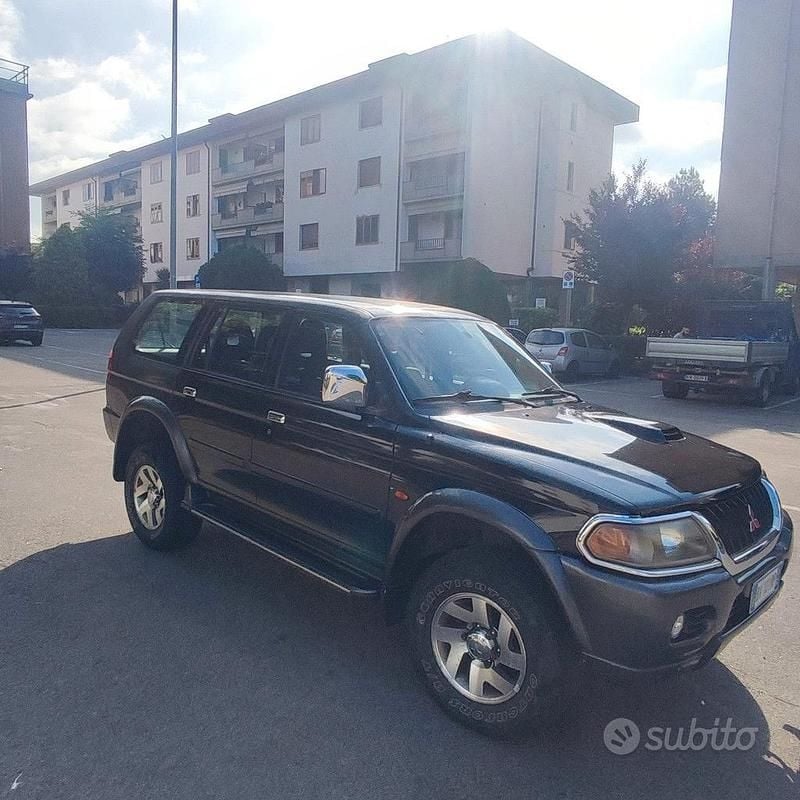 Usata Mitsubishi Pajero Sport 99 CV (72 kW) 1999 Nero SUV