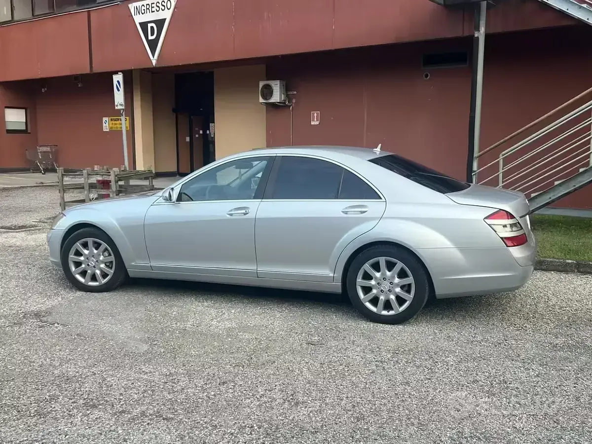 Usado Mercedes S320 235 CV (172 kW) 2006 Gris Berlina