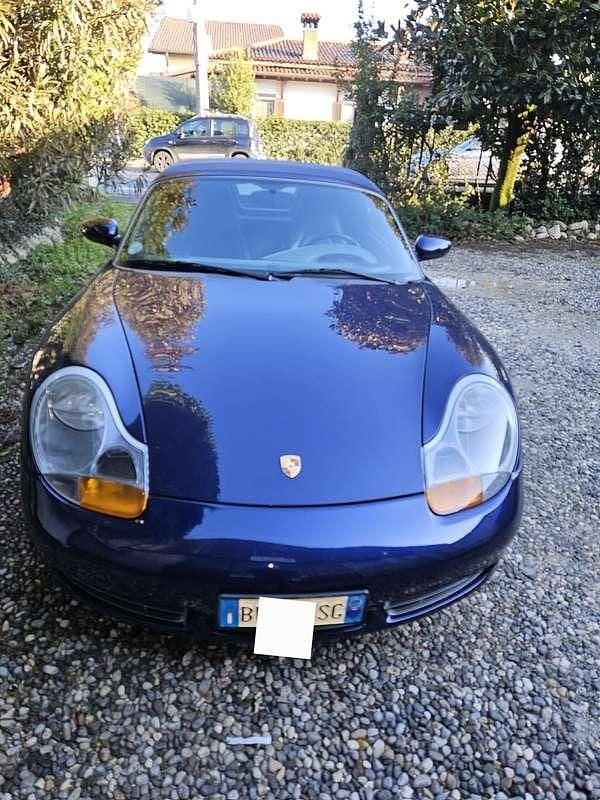 Second-hand Porsche Boxster 252 CP (185 kW) 2002 Albastru Cabrio