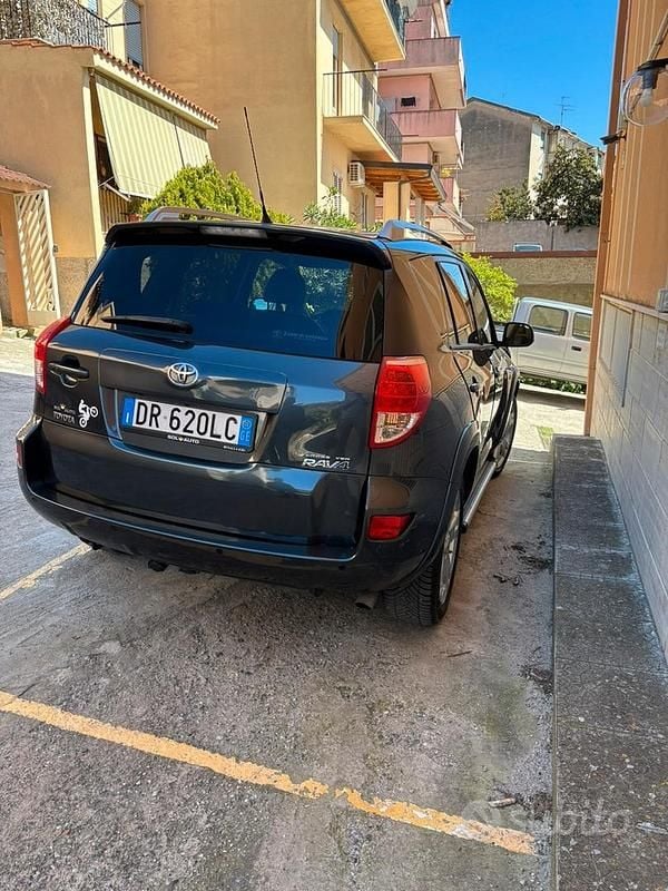 Usata Toyota RAV4 Luxury 177 CV (130 kW) 2008 SUV