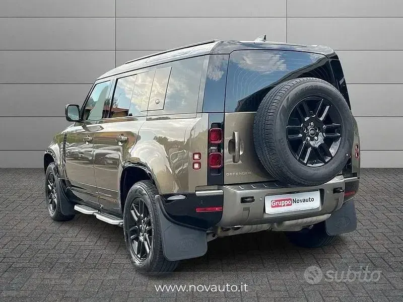 Usata Land Rover Defender Dynamic 249 CV (183 kW) 2022 Verde SUV