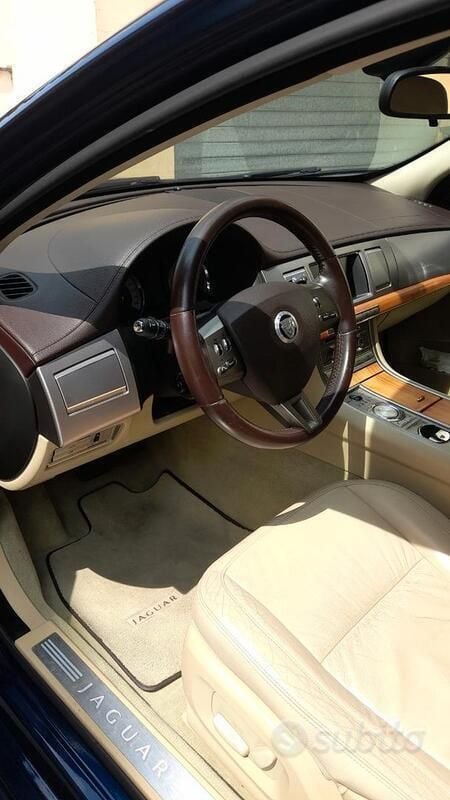 Usata Jaguar XF 2009 Blu Berlina